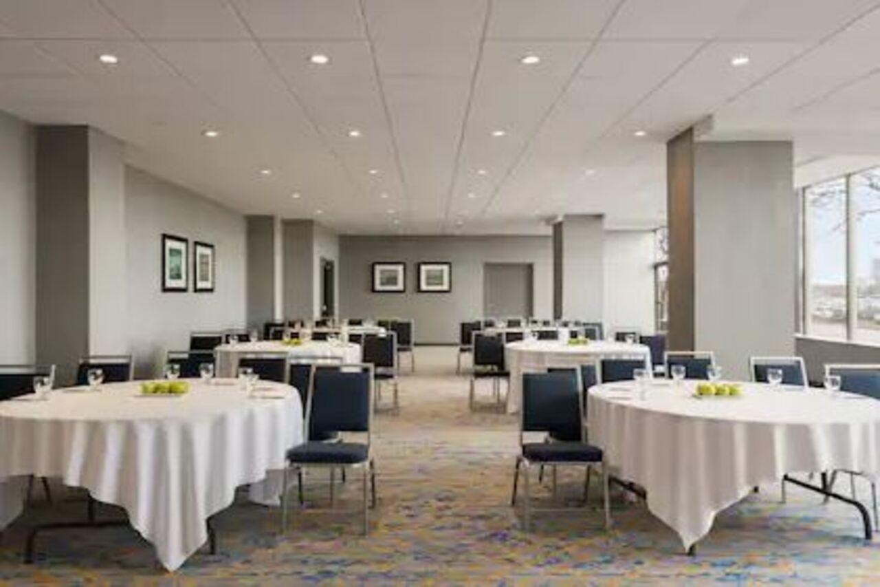 Embassy Suites By Hilton Toronto Airport Eksteriør bilde